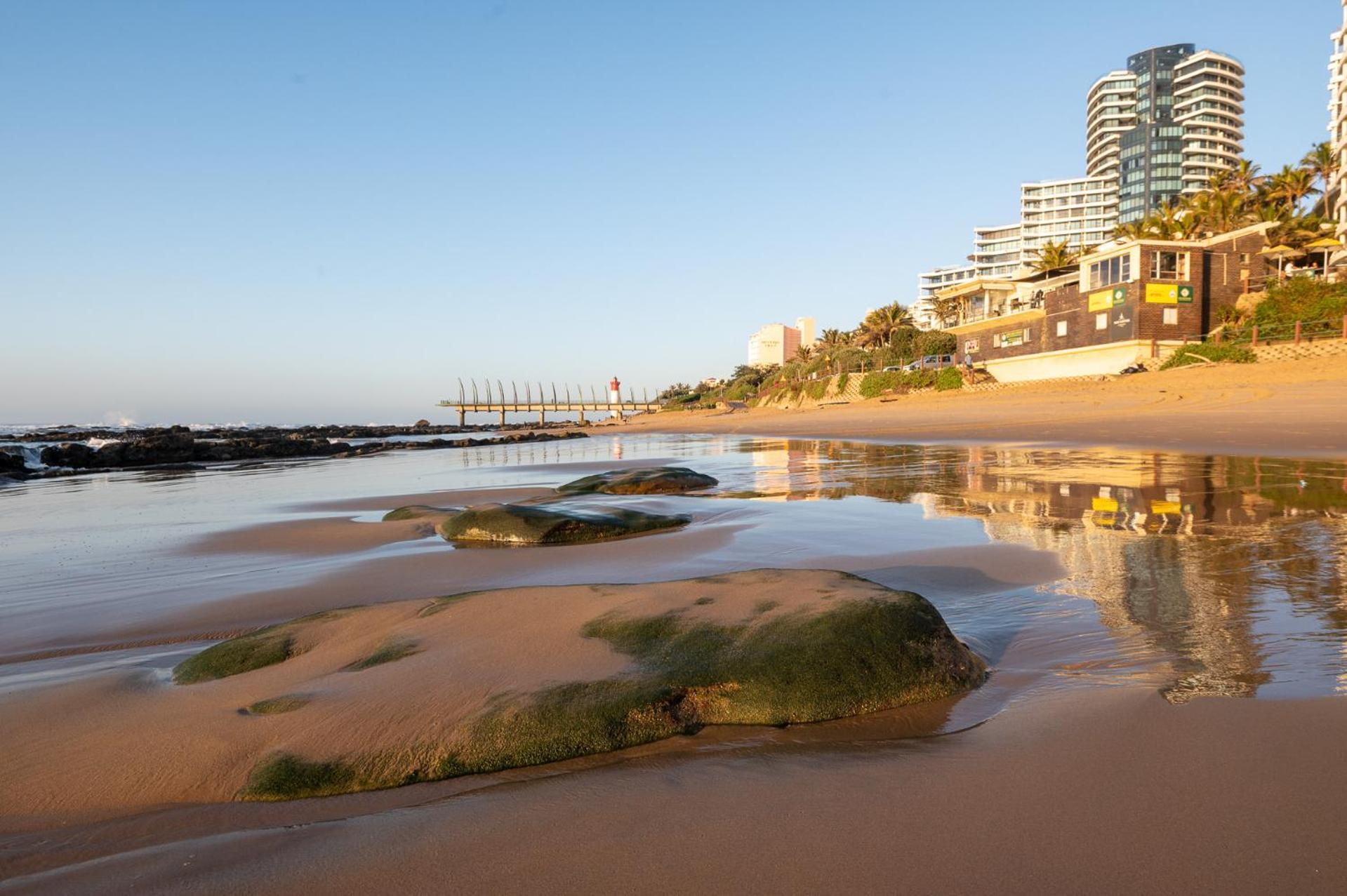 Stylish 2001 Oceans Apartment Durban